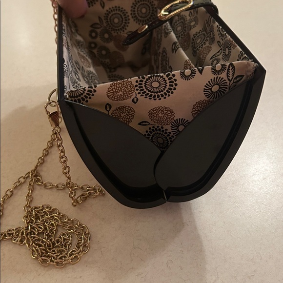 M The Trend Issue Fashion Magazine Style Clutch Structured Crossbody Handbag - Picture 7 of 12